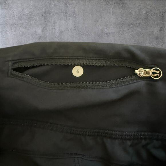 Lululemon Black Athletica Shorts Women’s Sz 6 Athleisure Wear - Picture 5 of 8